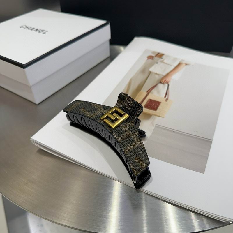 Fendi 抓夹 0517
