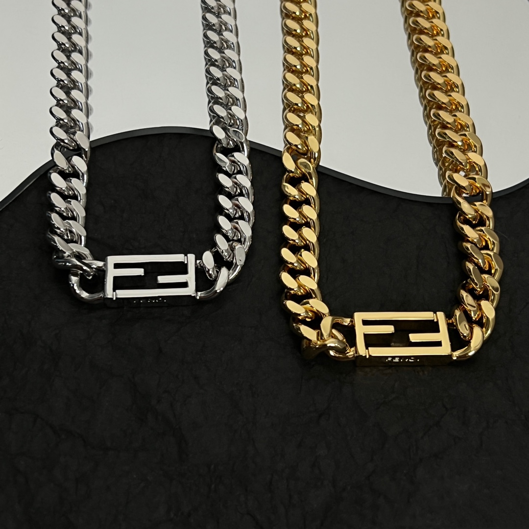 Fendi necklace 10lyr3