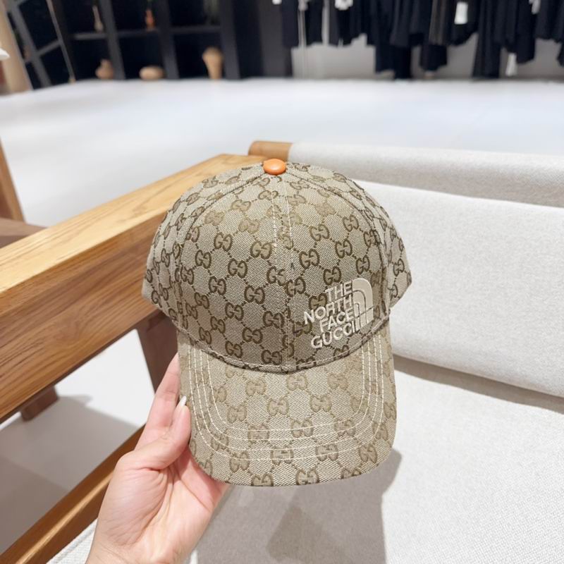 Gucci X The North Face Cap 0310196