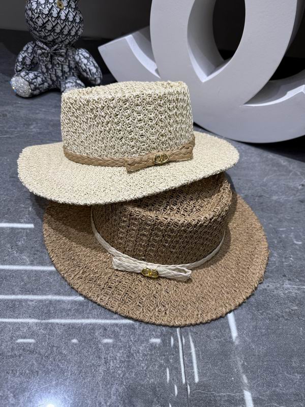 26 Valentino Top Hat 0818