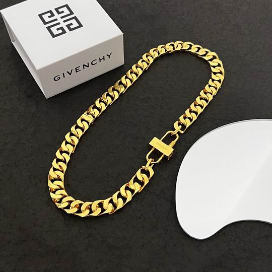 Givenchy necklace 05lyh10