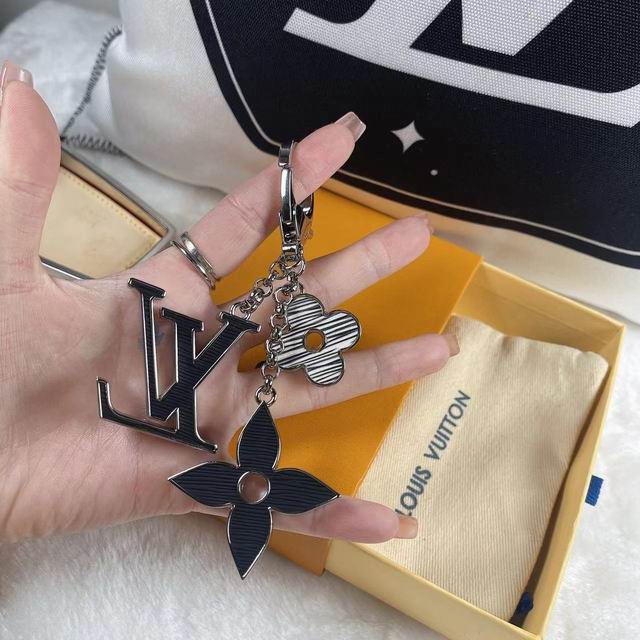 LV keyring 03lyh265