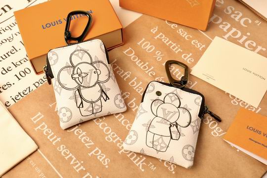 LV keyring 03lyh94