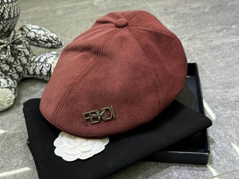 26 Fendi beret 0120