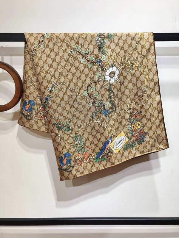 Gucci silk scarf 90X90cm E06