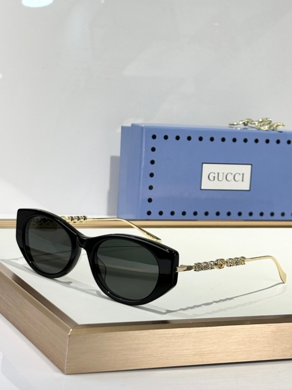 Gucci Glasses 08smh03