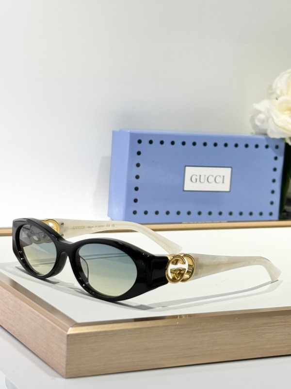 Gucci Glasses 08smh152