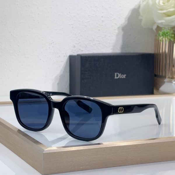 Dior night4I 52 21 145 c