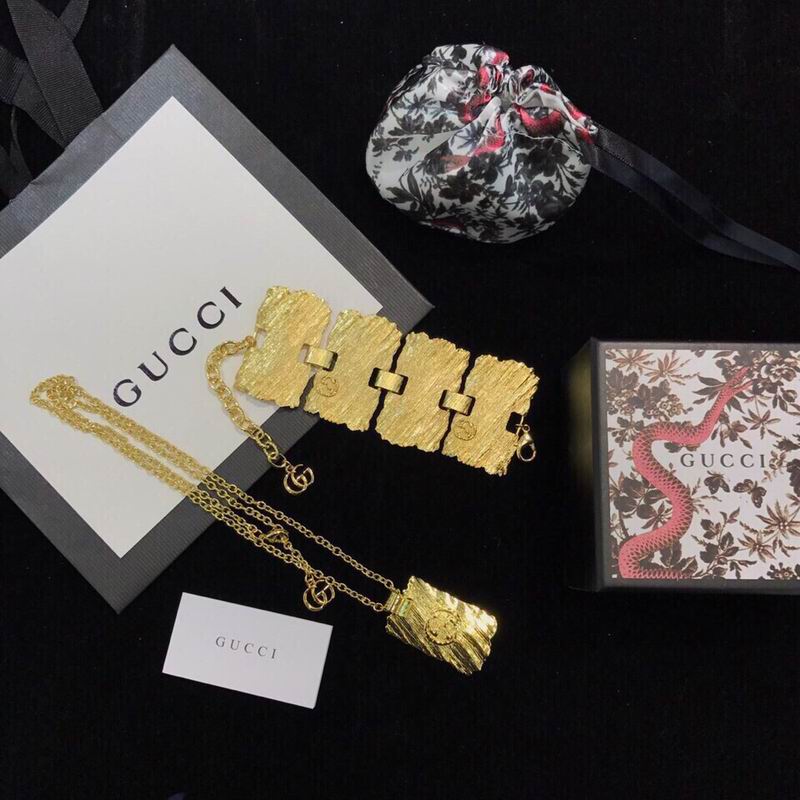 Gucci Suits 11yxx23