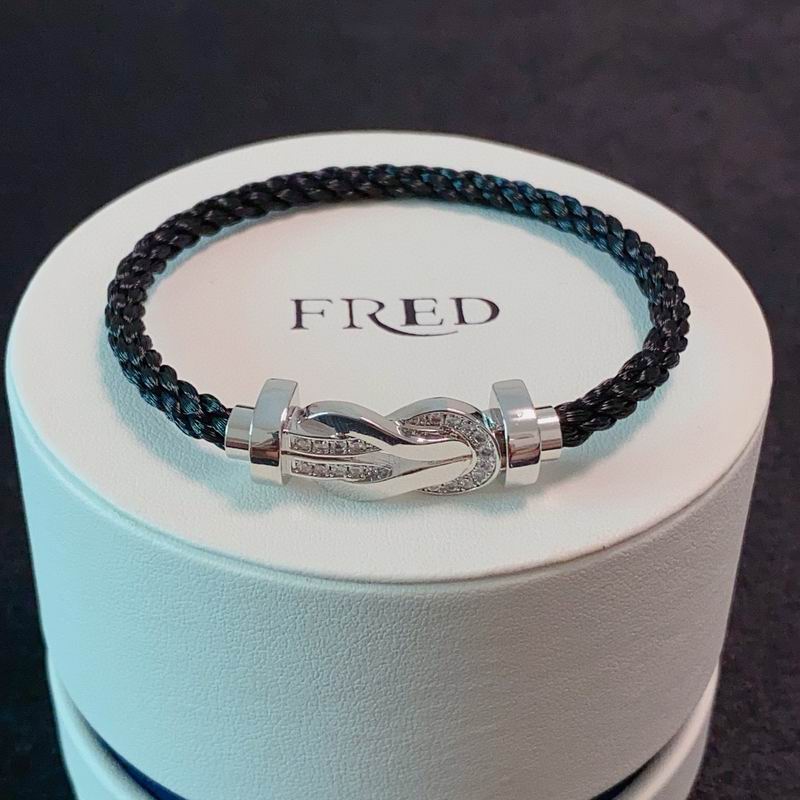 Fred Bracelet lyr06