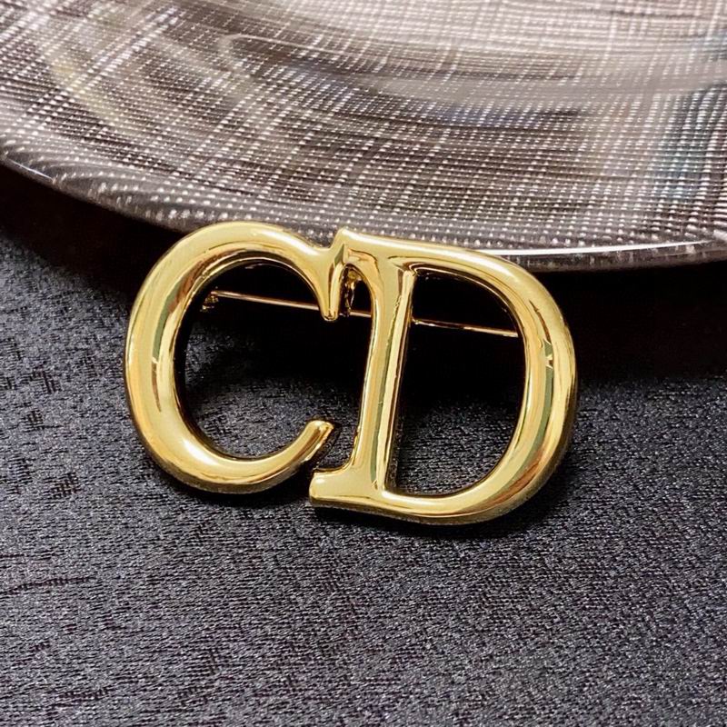 26 Dior Brooch 0824