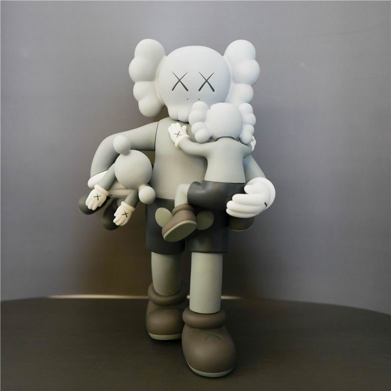 Kaws 26x18x40cm 3C m27