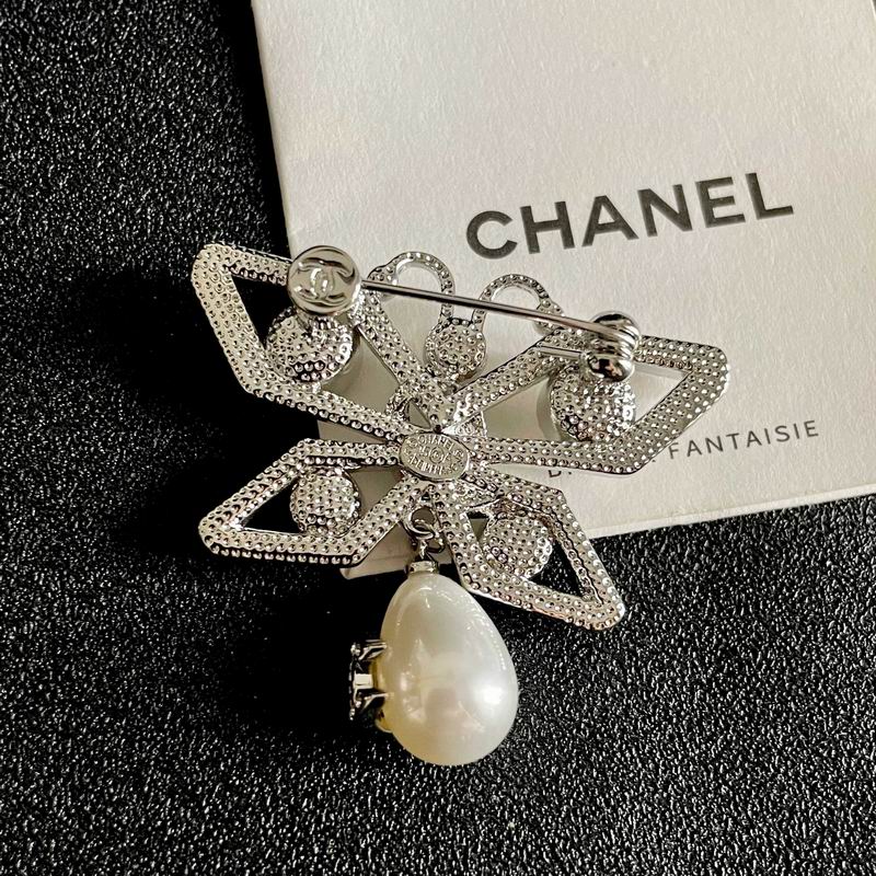 Chanel Brooch 02yxs26