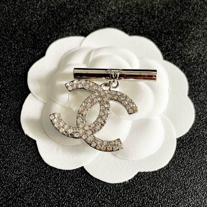 Chanel Brooch 02yxs34