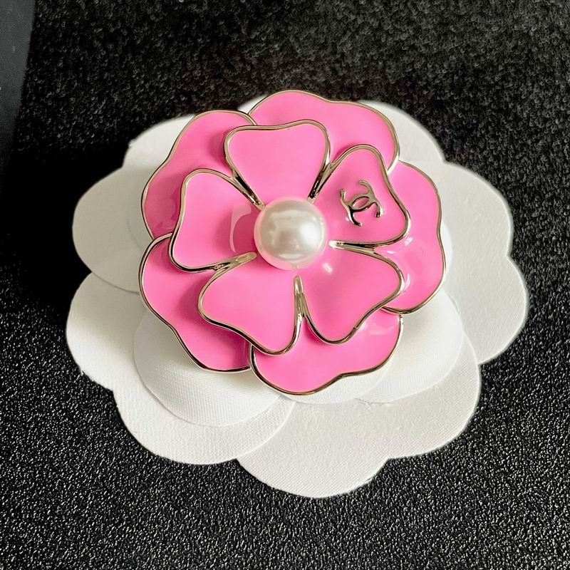 Chanel Brooch 02yxs40