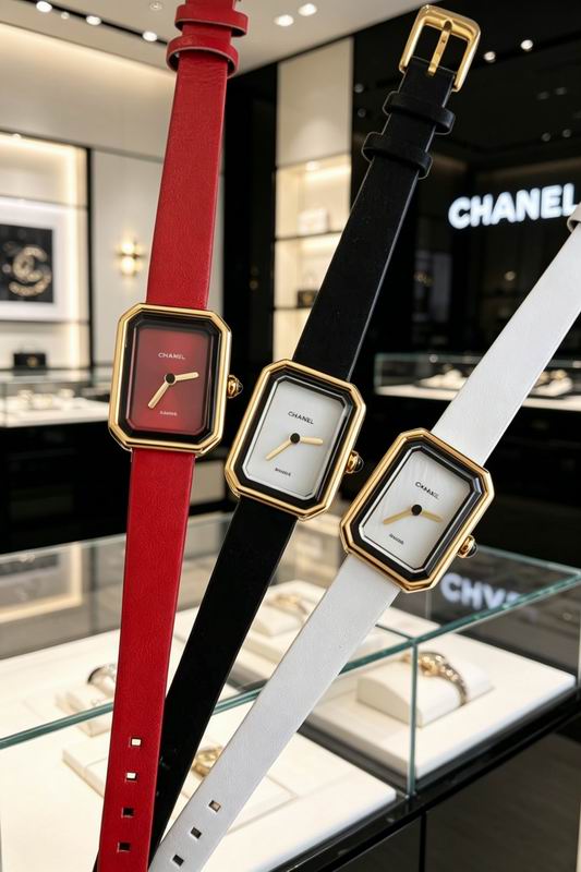 Chanel watch 070898
