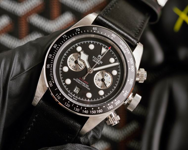 Tudor men 42mm M09