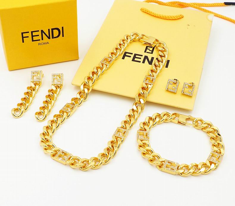 Fendi 套装 0522