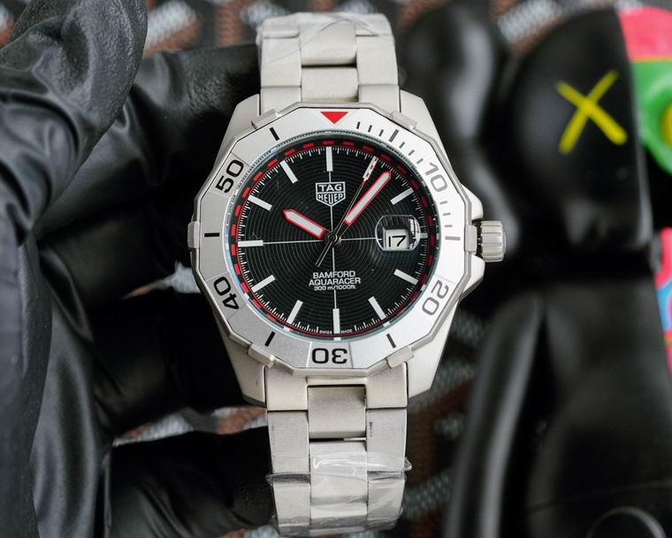 TAG Heuer men 43mm M01