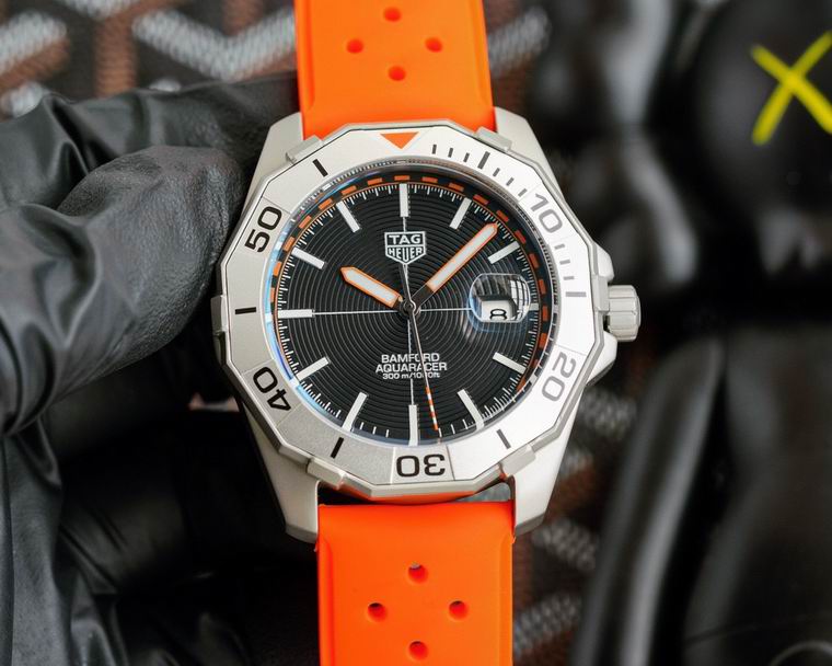 TAG Heuer men 40mm M02